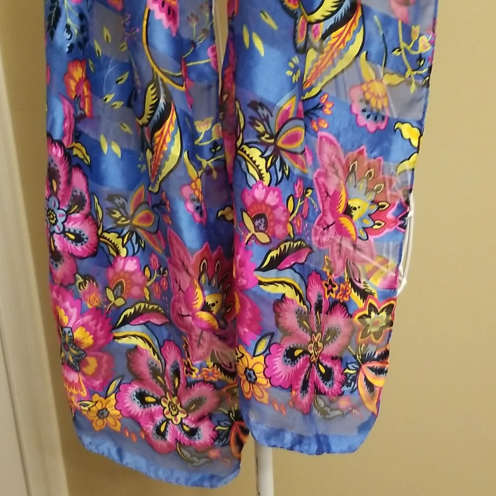 $5 ITEM.Beautiful vibrant blue multi colored floral scarf. Must Bundle